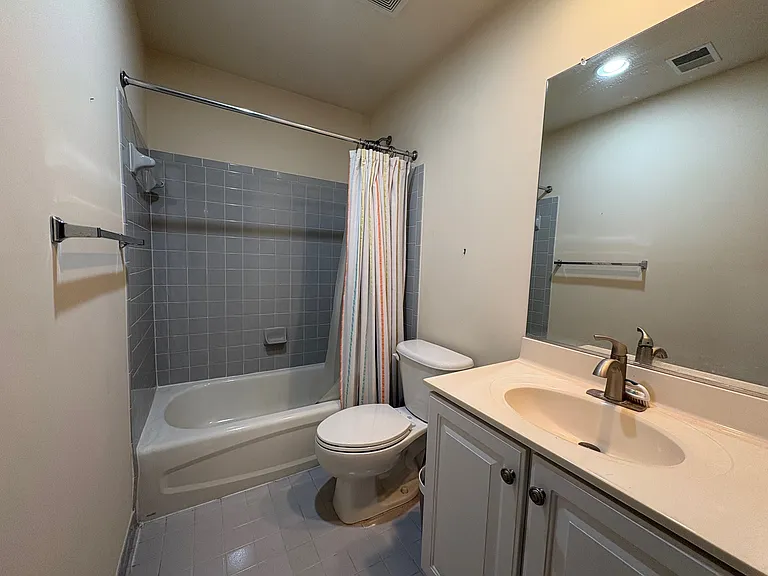 Moly Dr — Photo 15