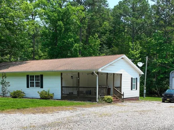 35 Campbells Ln, Clarksville, VA 23927