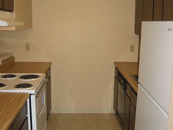 4th image of 119 NE 102nd Ave Unit 8-A