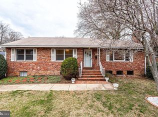 3830 N Glebe Rd, Arlington, VA 22207