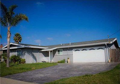 1st image of 2758 Mesa Dr