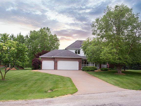 2nd image of 1204 Lakeview Dr