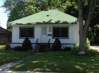 16 S Peach Ave, Hart, MI 49420