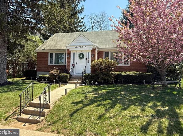 77 Woodland Rd, Wyomissing, PA 19610