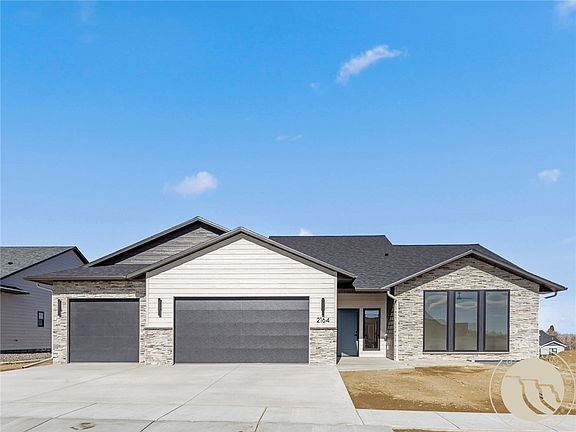 3rd image of 2164 Greenbriar Rd