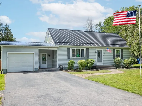 113 Norris Dr, Waterloo, NY 13165