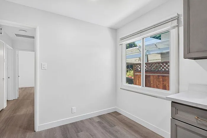 421 Webster St — Photo 14