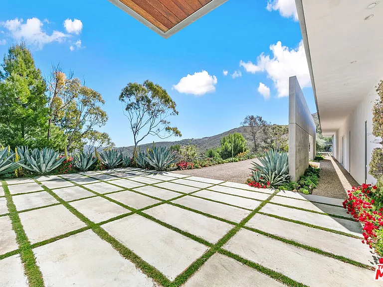 9200 Cotharin Rd — Photo 8