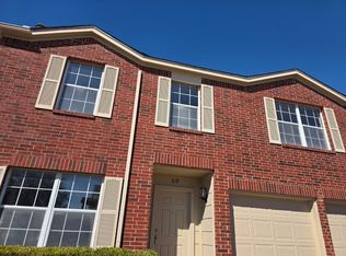 219 Amber Ridge Dr, Arlington, TX 76002