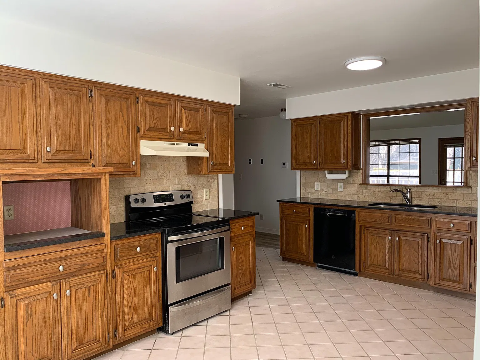 3263 N Makeig Ct — Photo 4