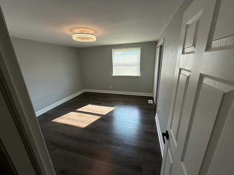 735 Grant Rd — Photo 4