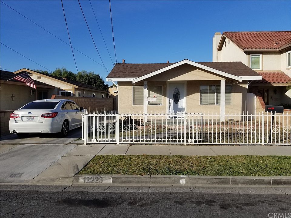 1st image of 12223 Carver Ln