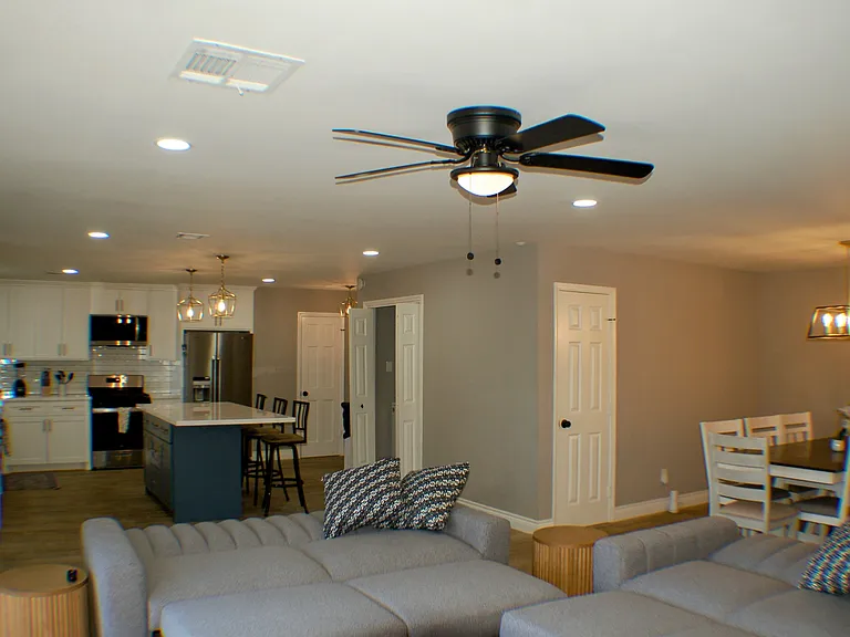 Capello Dr — Photo 7