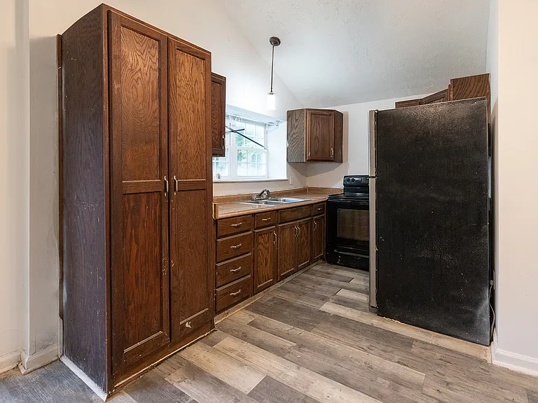 1605 Kirby Ave #B — Photo 4