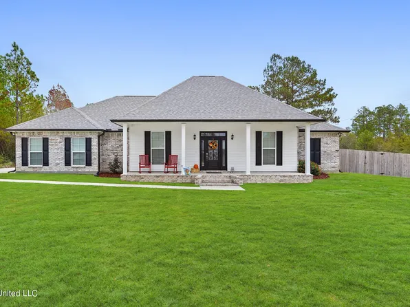 12200 E Pointe Dr, Picayune, MS 39466