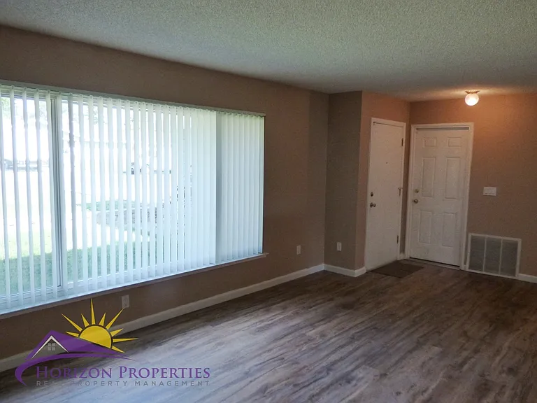7928 Garry Oak Dr — Photo 5