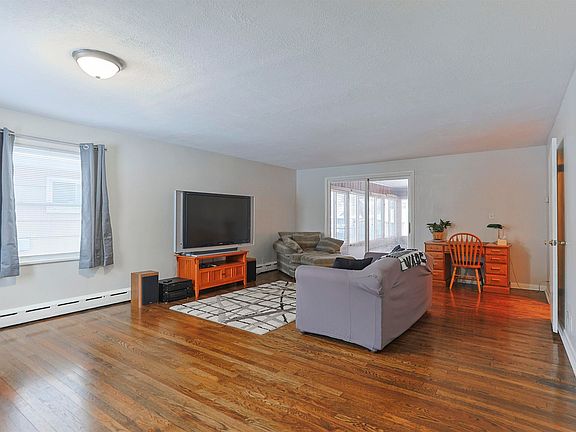 5th image of 809 Donmoyer Ave