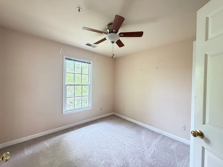 225 Deer Meadow Ln — Photo 11
