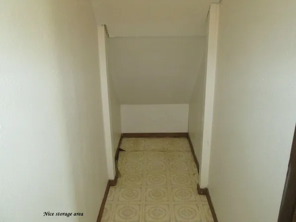 815 W 1st St APT 1-4, Centralia, WA 98531