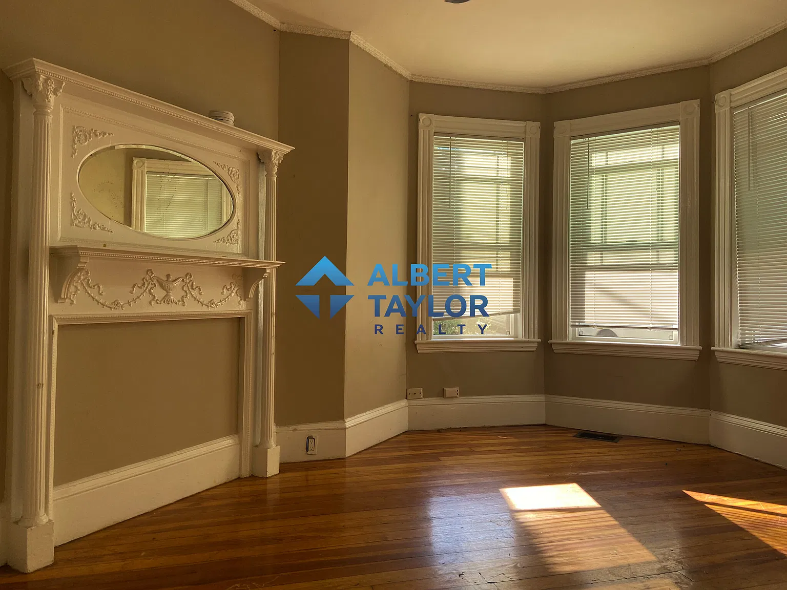 6 bed, 9999 sqft, $10,200 — Photo 1