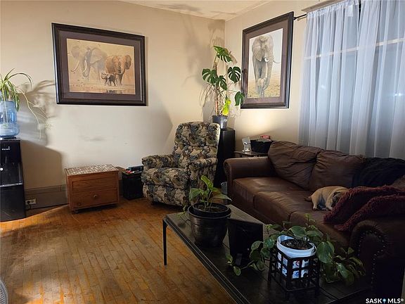 3rd image of 1346 Rae STREET