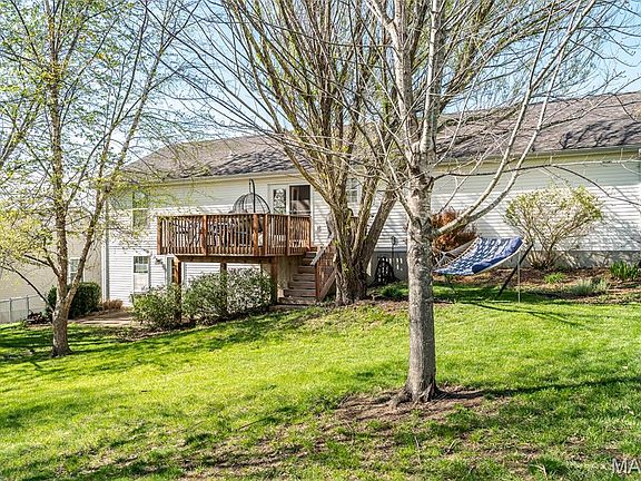 5th image of 860 Country View Ln