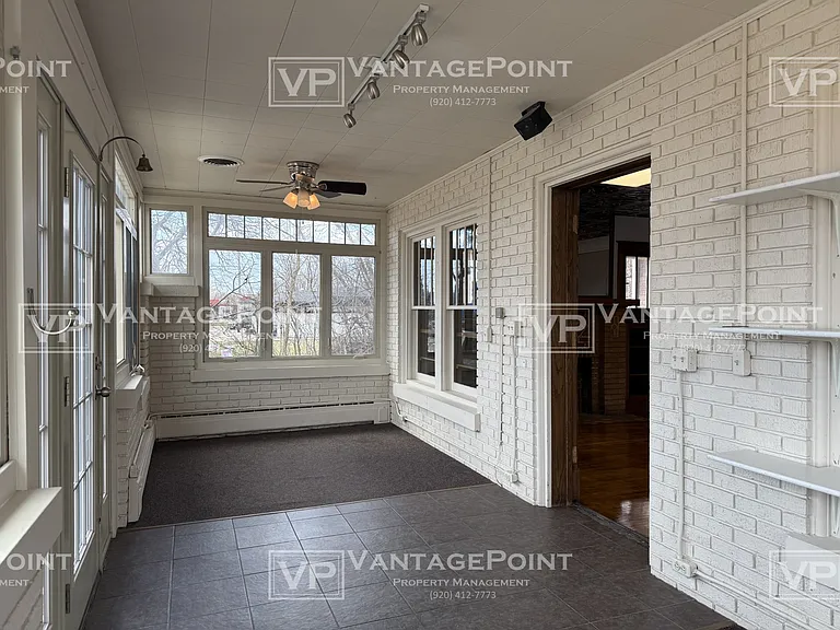 447 S Commercial St #1 — Photo 3