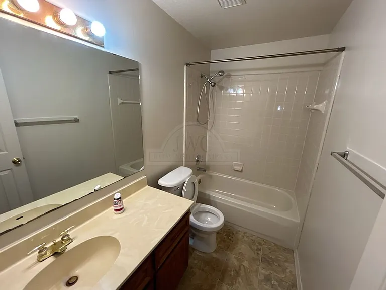 1001 Clairidge Ave — Photo 11