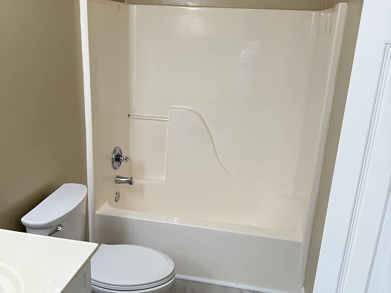 upstairs full bathroom