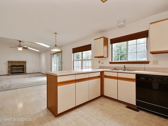 3rd image of 1113 Buckingham Dr