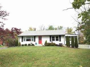 566 Robert A Taft Dr, Cincinnati, OH 45244