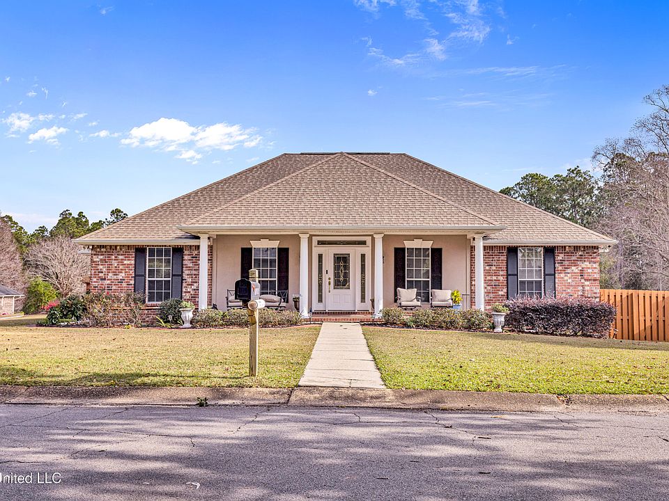 1st image of 12586 Lake Village Dr