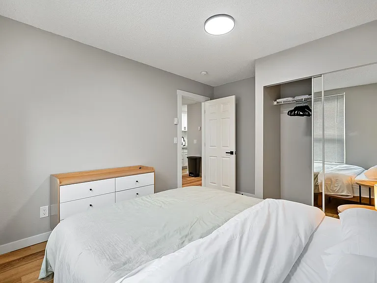 Belcourt Apartments — Photo 21