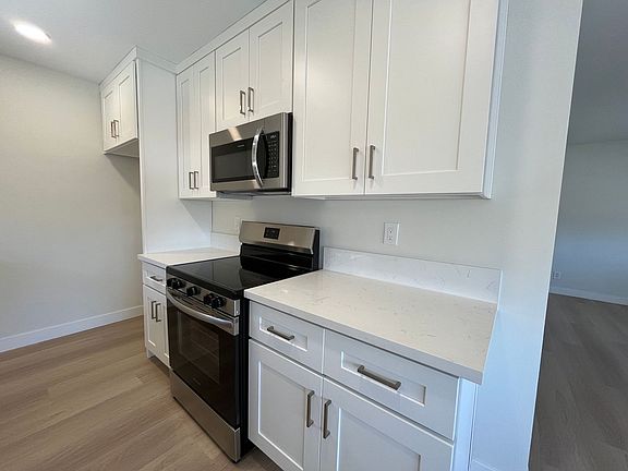5th image of 5853 Greenleaf Ave #H