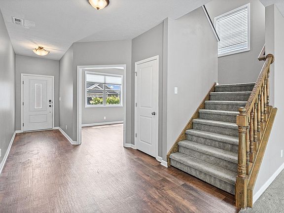 2nd image of 90 Chattan Dr