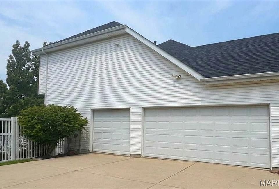 2nd image of 1519 Oakland Hills Dr