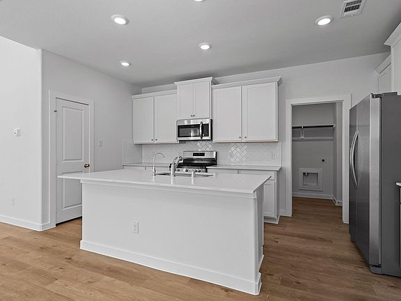 3rd image of 329 Goldeneye Duck Dr