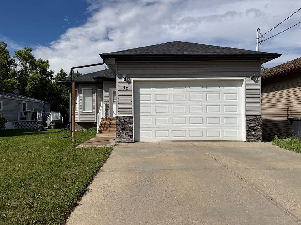 1st image of 42A Red Deer Ave
