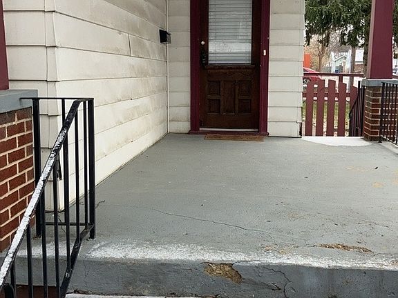 3rd image of 1150 Creighton Ave