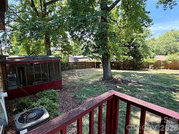 5th image of 127 Sequoia Dr