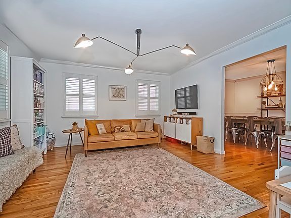 4th image of 221 Virginia Ave