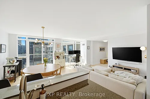 230 King St E Photo 1