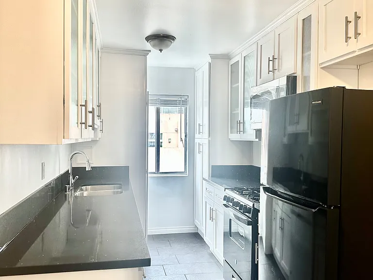 4901 Laurel Canyon Blvd #2-A — Photo 7