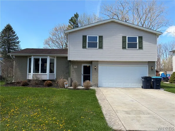 72 Fieldstone Dr, Grand Island, NY 14072