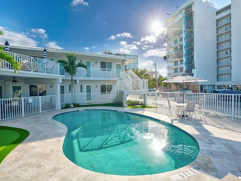 1650 N Riverside Dr #210 — Photo 4