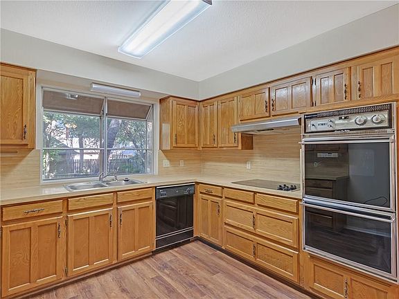 4th image of 3600 Walden Trl