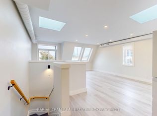 55 Vine Ave #301, Toronto, ON M6P 1V6