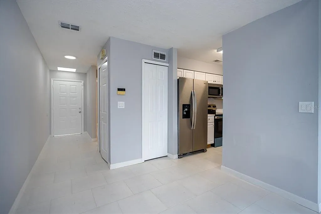 2 bed, 2.0 bath, 1106 sqft, $2,000 — Photo 3