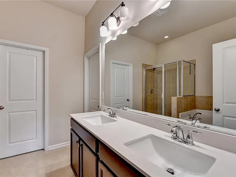 11619 Davenport Ln — Photo 38