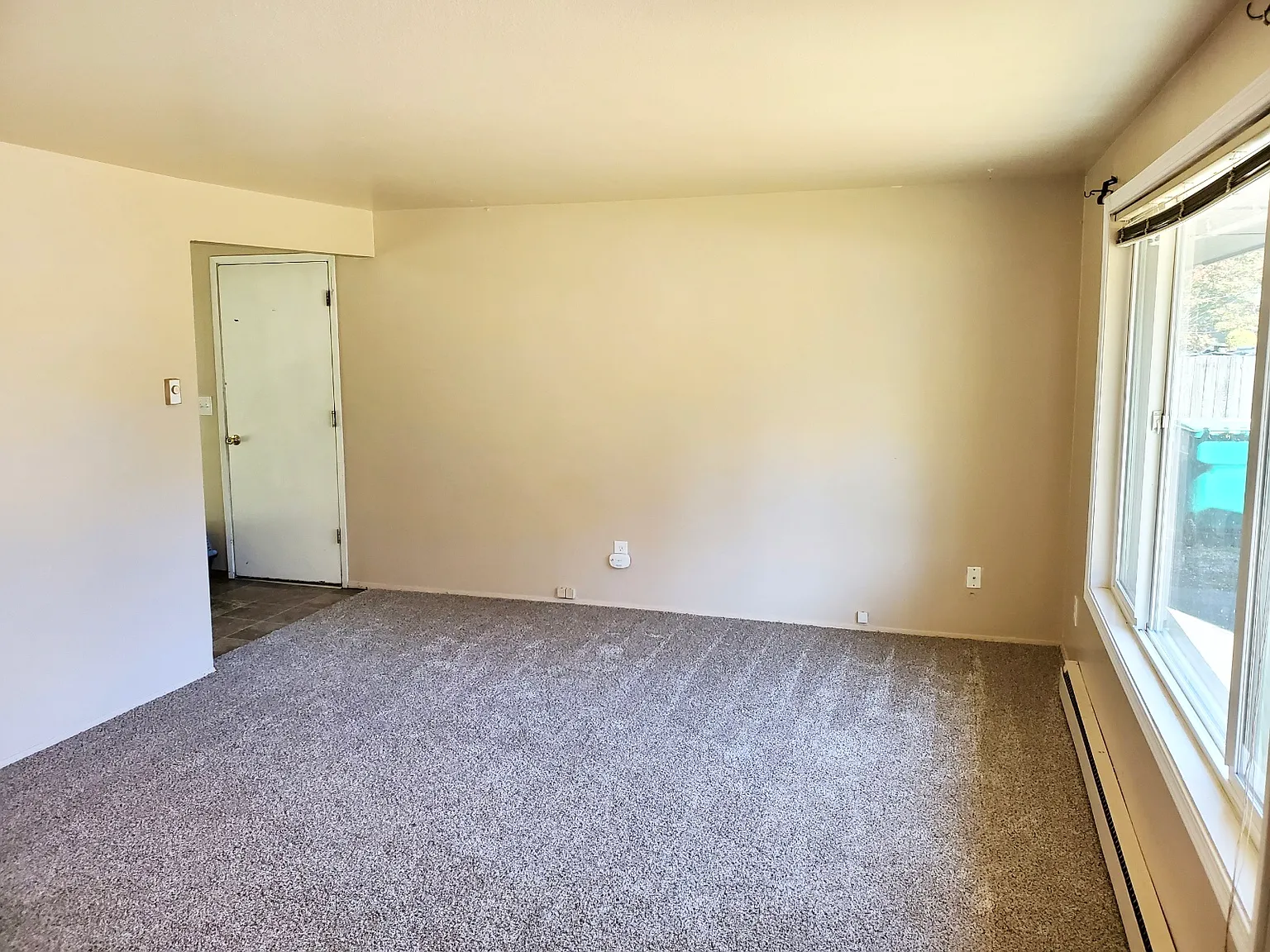 2 bed, 900 sqft, $2,300 — Photo 4